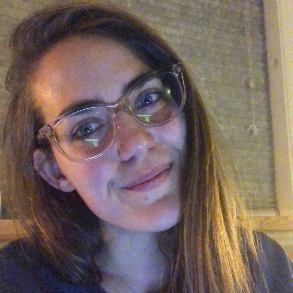 Meet your Posher, Emily